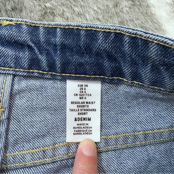 NWT H&M Regular Waist Rolled Hem Denim Shorts - Picture 5 of 12